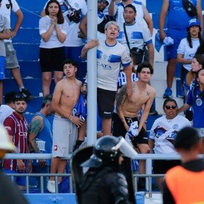 Godoy Cruz: de los incidentes de hinchas con la policía a la desazón de los jugadores por el descenso
