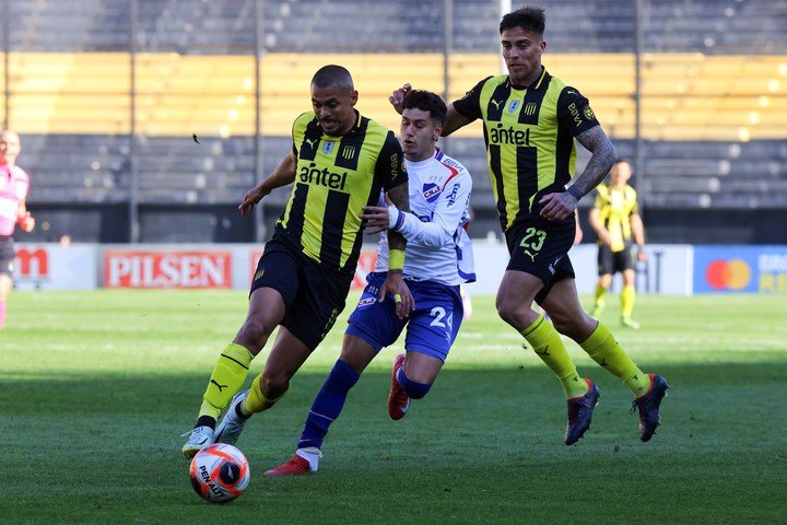Peñarol y Nacional, ya en la Copa 2026.
EFE/ Gaston Britos