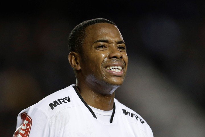 Robinho en su etapa como jugador. (AP)