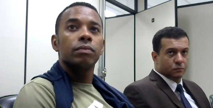 Robinho en la audiencia de detención.