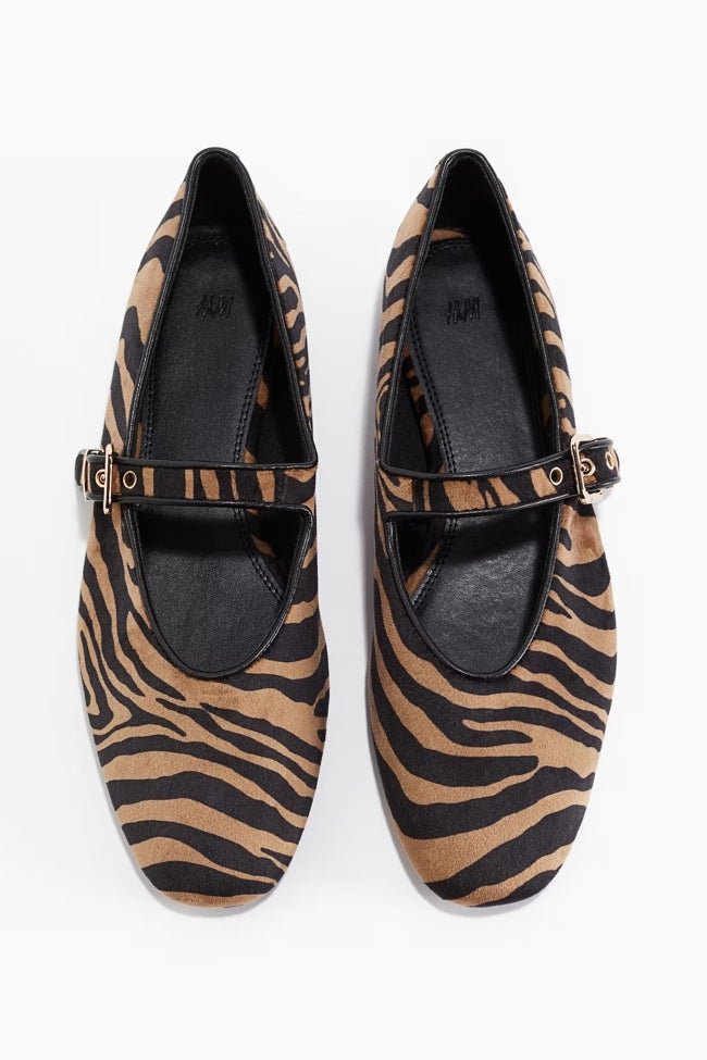 Bailarinas estampadas de H&M (24,99 euros)