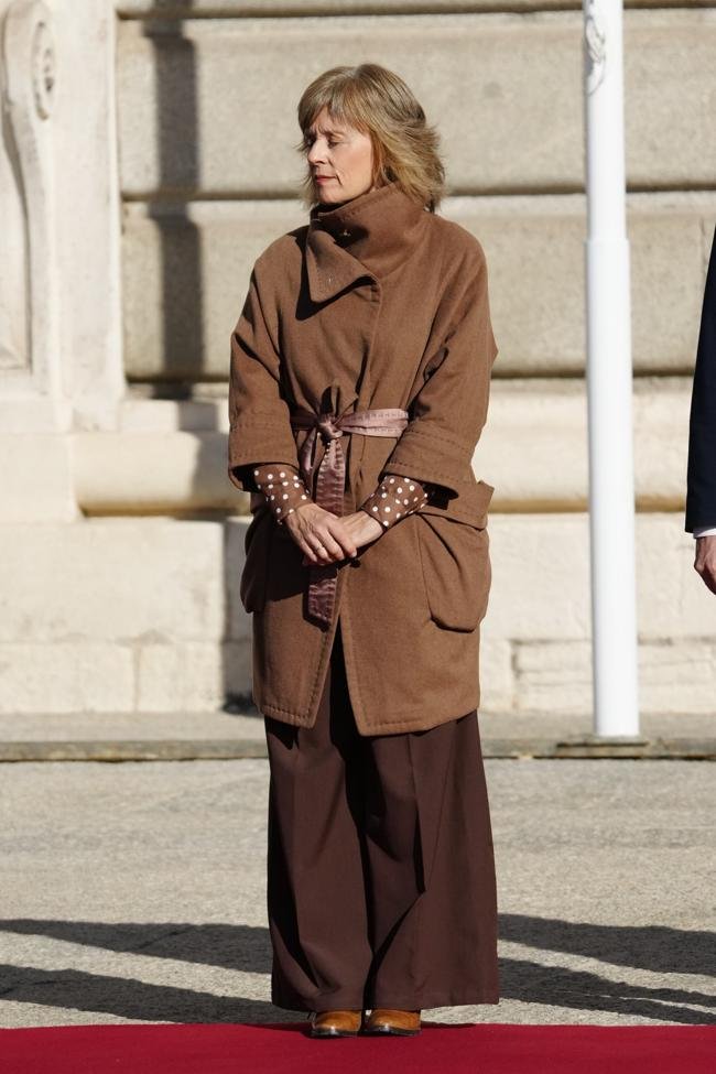 Marta Carazo escogió un total look marrón.