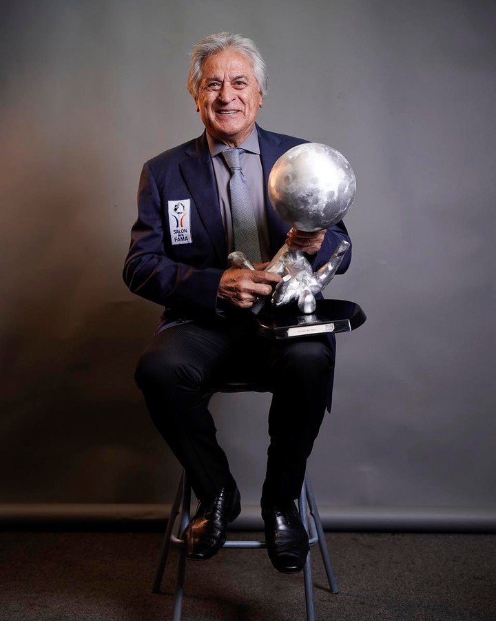 El Pato Fillol, nuevo miembro del Salón de la Fama del Fútbol.
