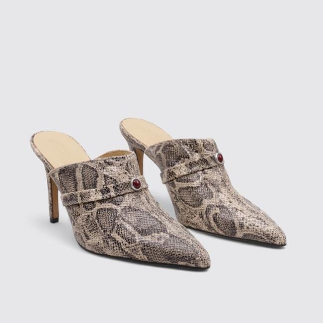 Tacón estampado de Hune, 79,95 euros.