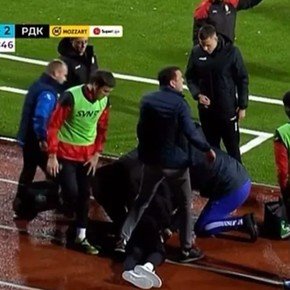 Tragedia en Serbia: un técnico murió dirigiendo en pleno partido