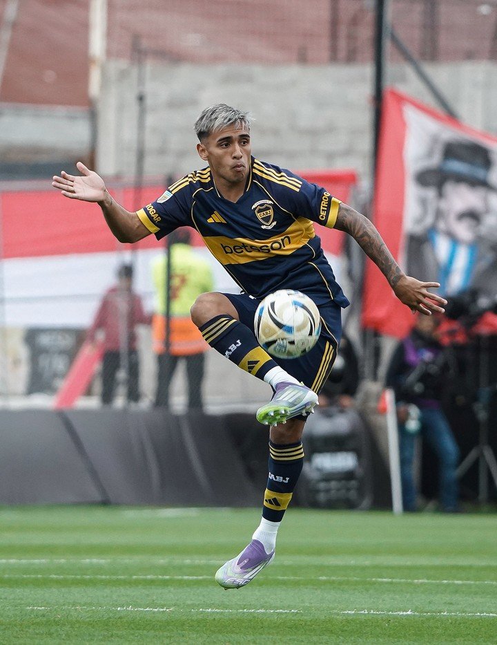 "Yo creo que el club va a tener que decidirse y retenerlo, yo creo que va a haber ofertas porque bueno fue el mediocentro de la selección subcampeón", dijo Ander sobre Mitlon Delgado.