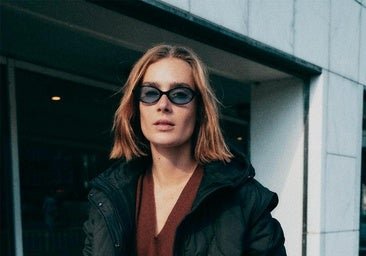 La primera chaqueta de plumas que añadirás en el armario está rebajadísima en Zara