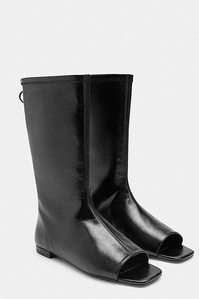 Botines de piel con puntera abierta de Parfois.