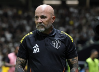 Sampaoli y su bronca por haber perdido con Lanús: «El rival no inquietó nunca» y se sacó la medalla en la premiación