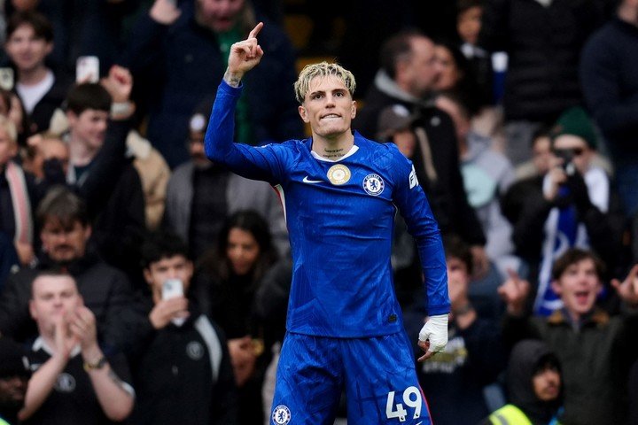 Alejandro Garnacho celebrando su gol en el partido Chelsea - Sunderland. (John Walton/PA via AP)