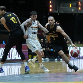 Obras le ganó a San Martín de local y se acercó a la parte alta de la Liga Nacional