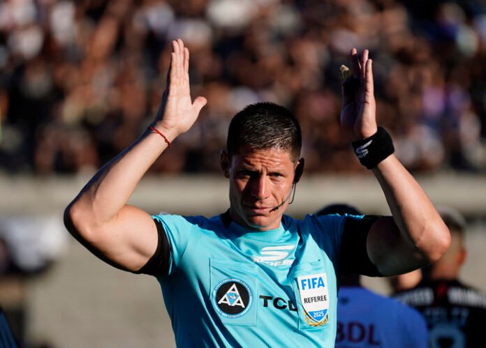 A qué hora juega hoy Racing vs