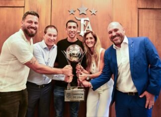 Ariel Holan dejó de ser el entrenador de Rosario Central