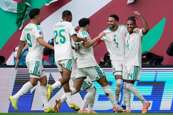 Argelia gana en su debut de la Copa África. (AP)