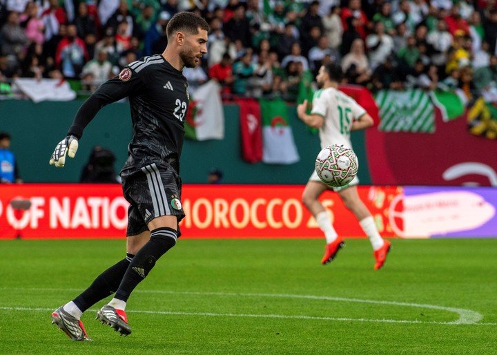 Luca Zidane atajó para Argelia. (EFE)