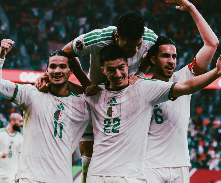 Argelia hizo tres goles en 35' minutos ante Guinea Ecuatorial.