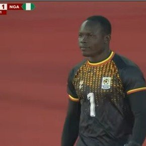 Uganda usó a sus tres arqueros en un partido de la Copa Africana
