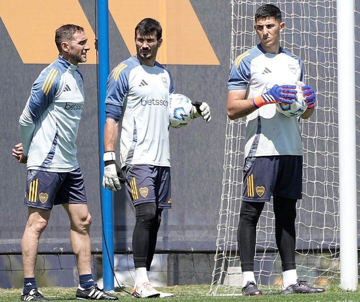Cristian Muñoz seguirá siendo el entrenador de arqueros.