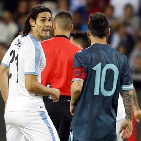 Argentina-Uruguay, el posible clásico mundialista que ya palpitó Cavani