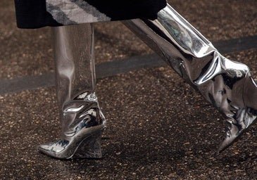 Mis amigas lo tienen claro: las botas metalizadas son el zapato tendencia por el que hay que apostar este invierno