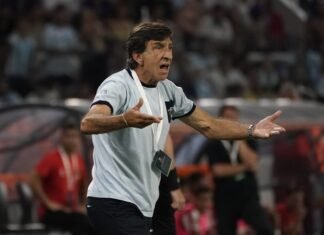 Del «quedé en deuda» de Costas a lo que viene en Racing: el futuro del DT, los refuerzos y las salidas