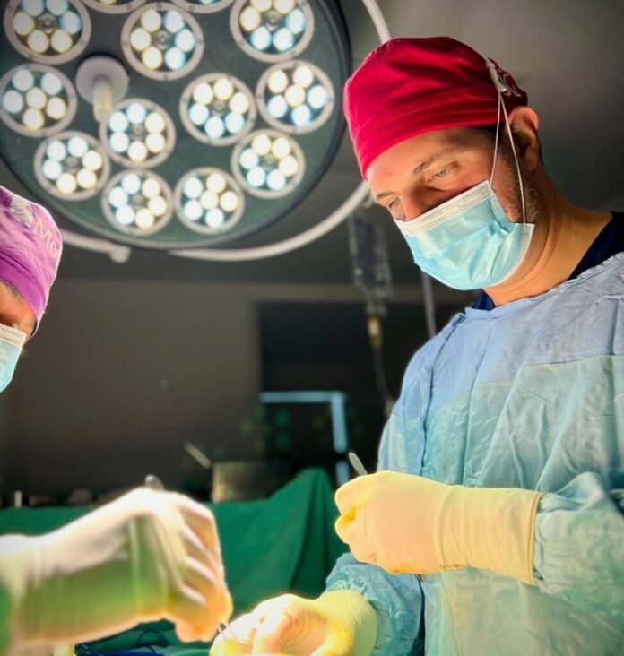 “El cirujano plástico que no se actualiza queda muy lejos de los resultados actuales”