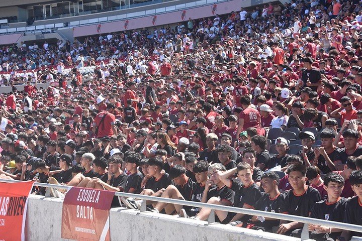 El encuentro deportivo 2025 de Escuelas River. Prensa River.