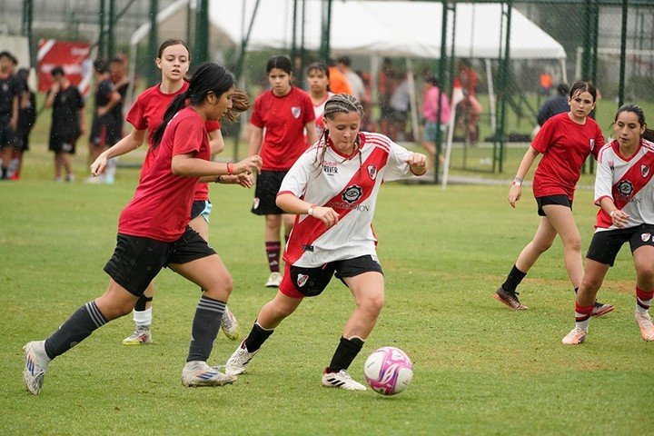 El encuentro deportivo 2025 de Escuelas River. Prensa River.