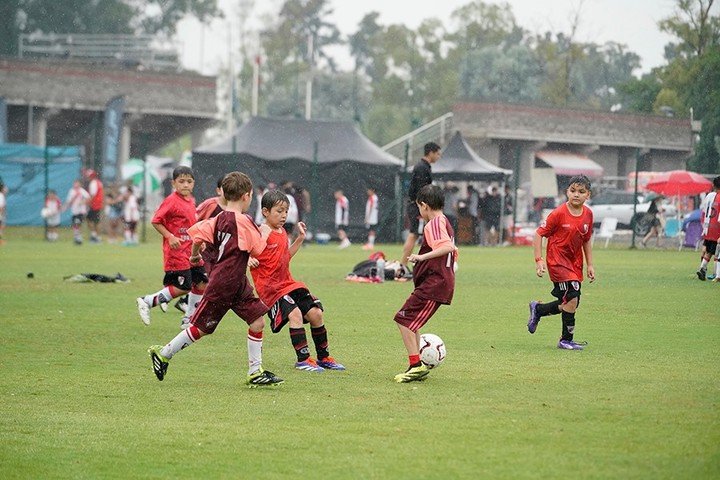 El encuentro deportivo 2025 de Escuelas River. Prensa River.