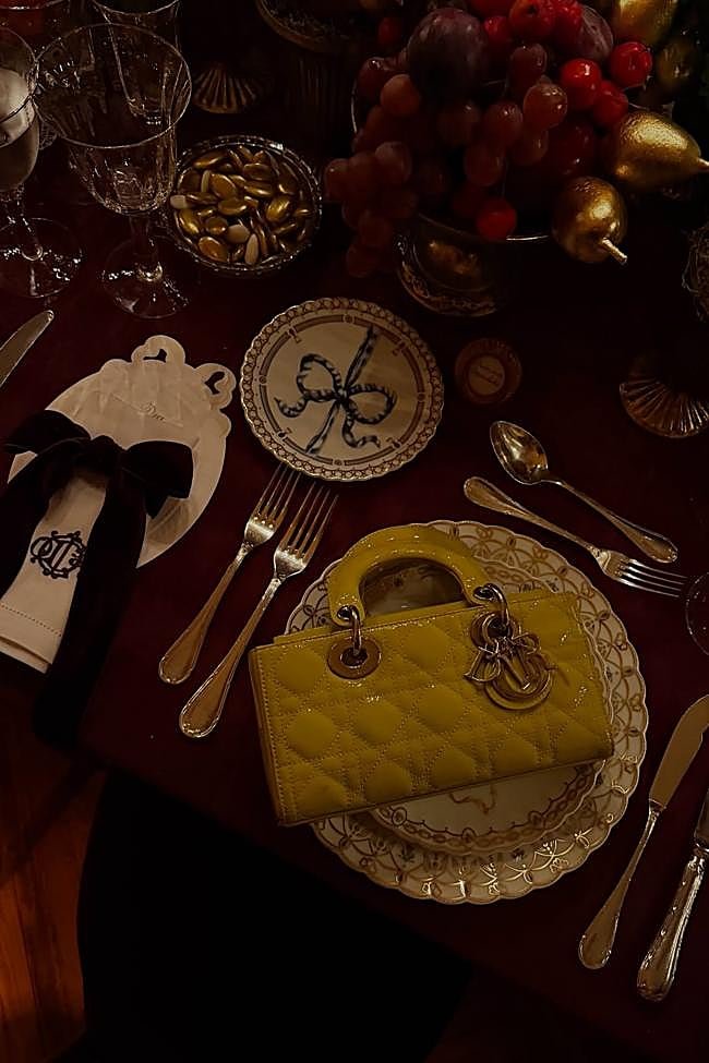 El bolso Lady D-Joy de Dior que Victoria Federica llevó a la cena de Navidad de Dior en Madrid