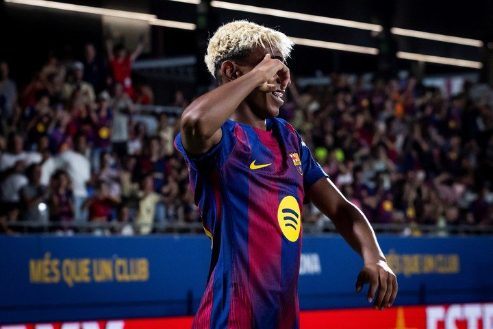 Lamine Yamal en la goleada del Barcelona ante el Como.