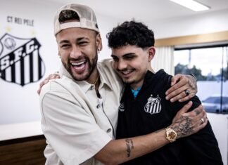 El tierno reencuentro de Neymar en Santos con Matheus, el niño con leucemia que le pidió un festejo en 2012