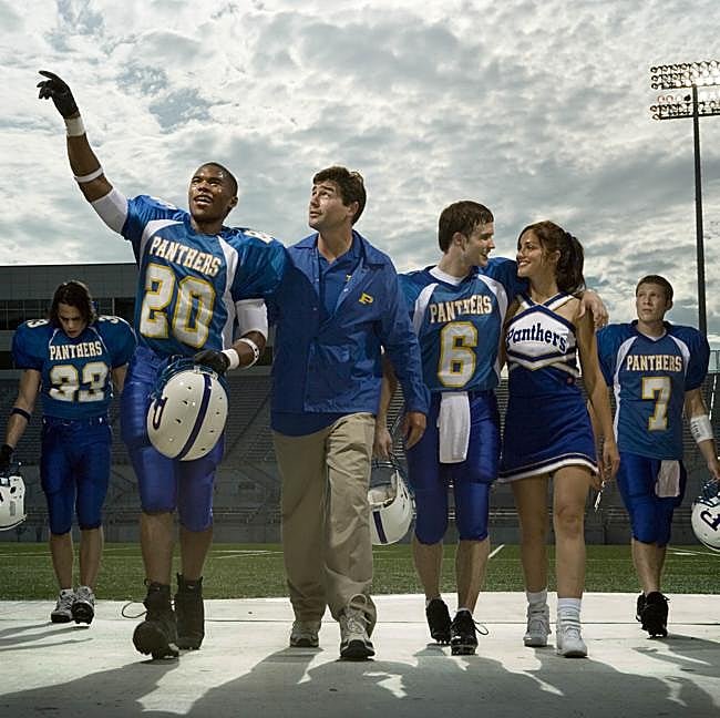 Imagen promocional del drama estadounidense Friday Night Lights.