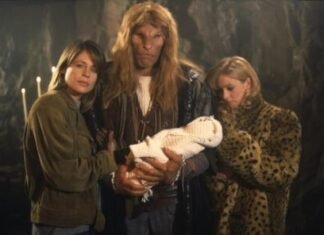 En los 80 George R.R. Martin y Ron Perlman se cruzaron de manera inesperada: una adaptación muy rara de ‘La bella y la bestia’