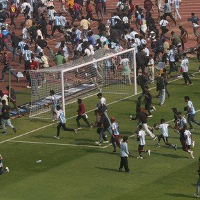 Video: así fue la invasión de cancha en medio de la visita de Messi a la India