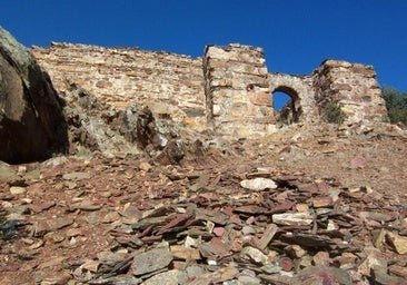 El pequeño pueblo extremeño con una iglesia Bien de Interés Cultural y una fiesta en honor a las Almas del Purgatorio