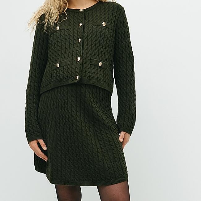 Twin set de punto verde oscuro de H&M, 59,99 euros.