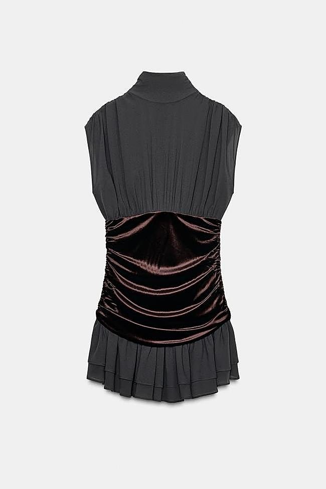 Vestido corto combinado velvet volantes (35,95€)