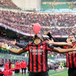 Por qué Christopher Nkunku infla un globo rojo cada vez que mete un gol en Milan