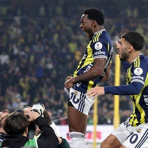 Video: polémica en Turquía con el colombiano John Durán por su festejo loco en el clásico Fenerbahçe-Galatasaray