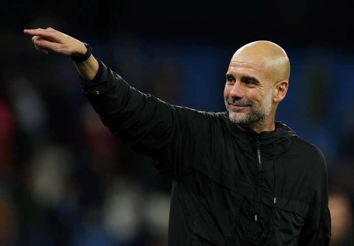 Pep, descontracturado antes de la mitad de temporada. (REUTERS/Phil Noble).