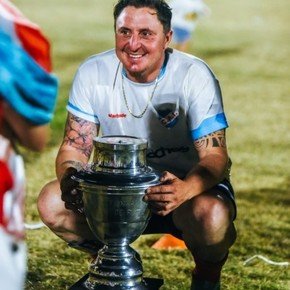 Fue figura de la selección uruguaya, jugó en Independiente y dio una vuelta olímpica con 40 años