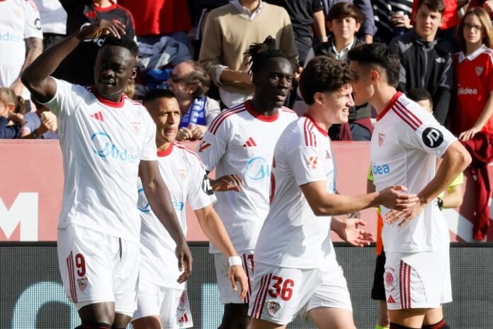 ¡Levántate y anda! El Sevilla de Matías Almeyda goleó y tomó aire