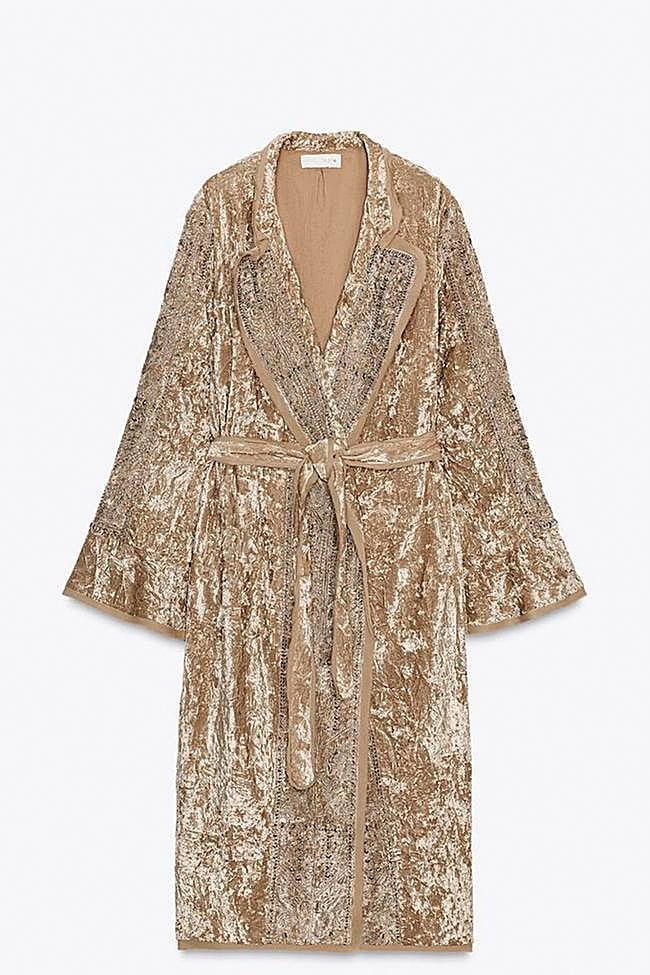 Kimono con cuello solapa de Zara.