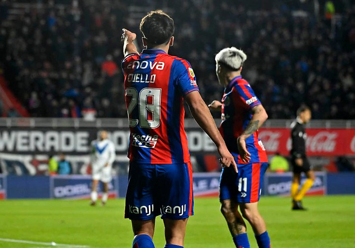 Alexis Cuello. Un 9 codiciado que por ahora no está en los planes de Boca.