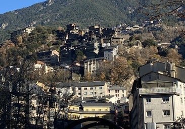 La escapada perfecta para esta Navidad está en los Pirineos, tiene un spa con vistas a la montaña y un reloj de Dalí