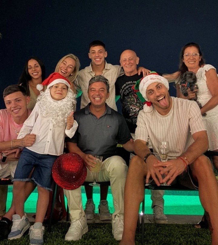 El festejo de Navidad de Marcelo Gallardo junto a su familia.