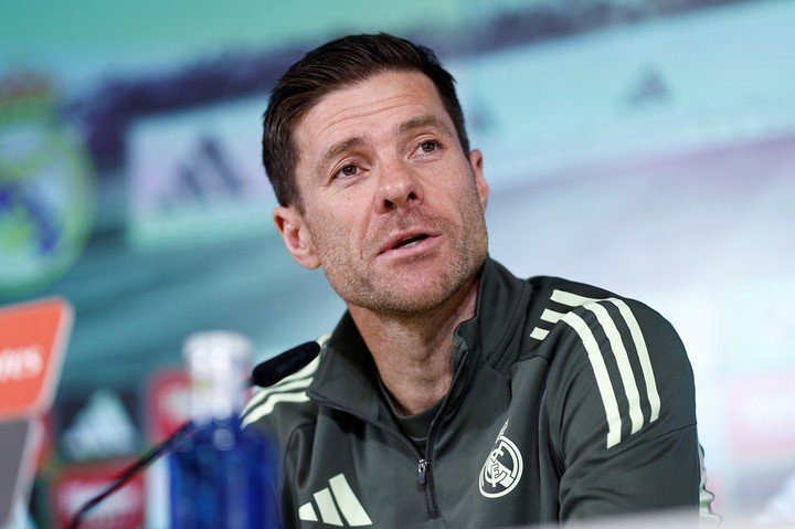 Xabi Alonso en conferencia. (EFE)