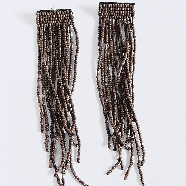 Cascada de cuentas marrones de ese o ese, 19,90 euros.