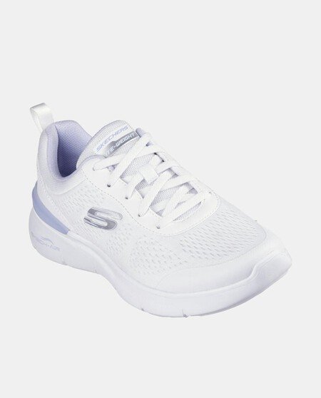 Skechers rebaja las zapatillas más discretas y cómodas: el regalo perfecto para las madres, abuelas y nosotras mismas